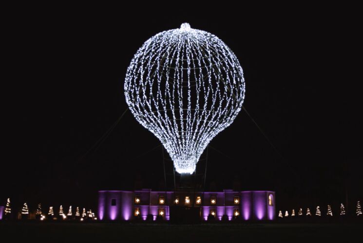 Pueblo navideño en el castillo de Maubreuil Château de Maubreuil