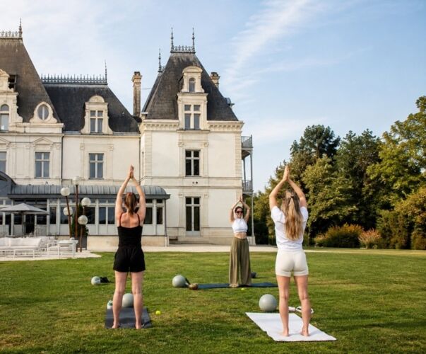 Cours de Yoga au cœur des jardins du Château de Maubreuil Château de Maubreuil